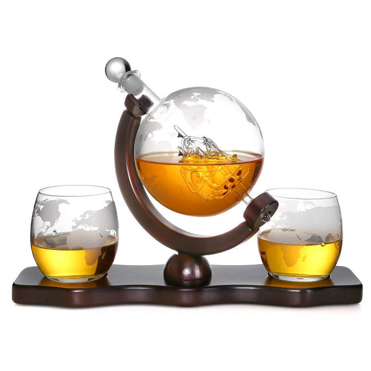 Globe Decanter Set (with 2 glasses)