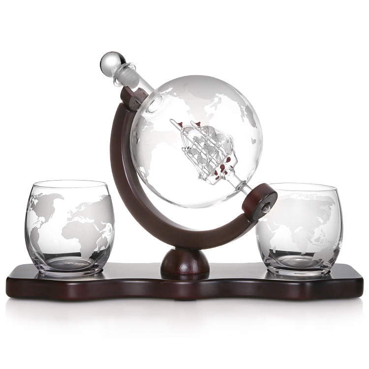 Globe Decanter Set (with 2 glasses)